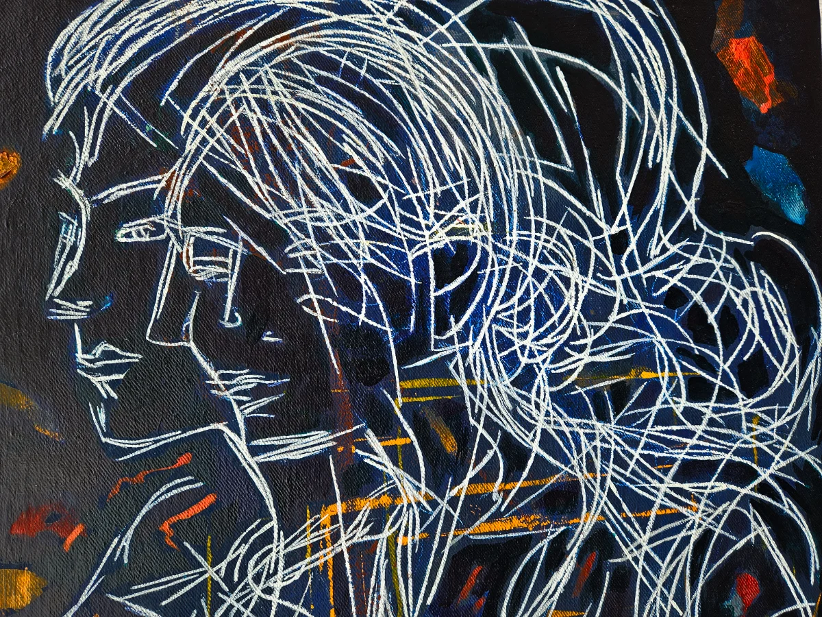 Abstrakte Figur auf Holz